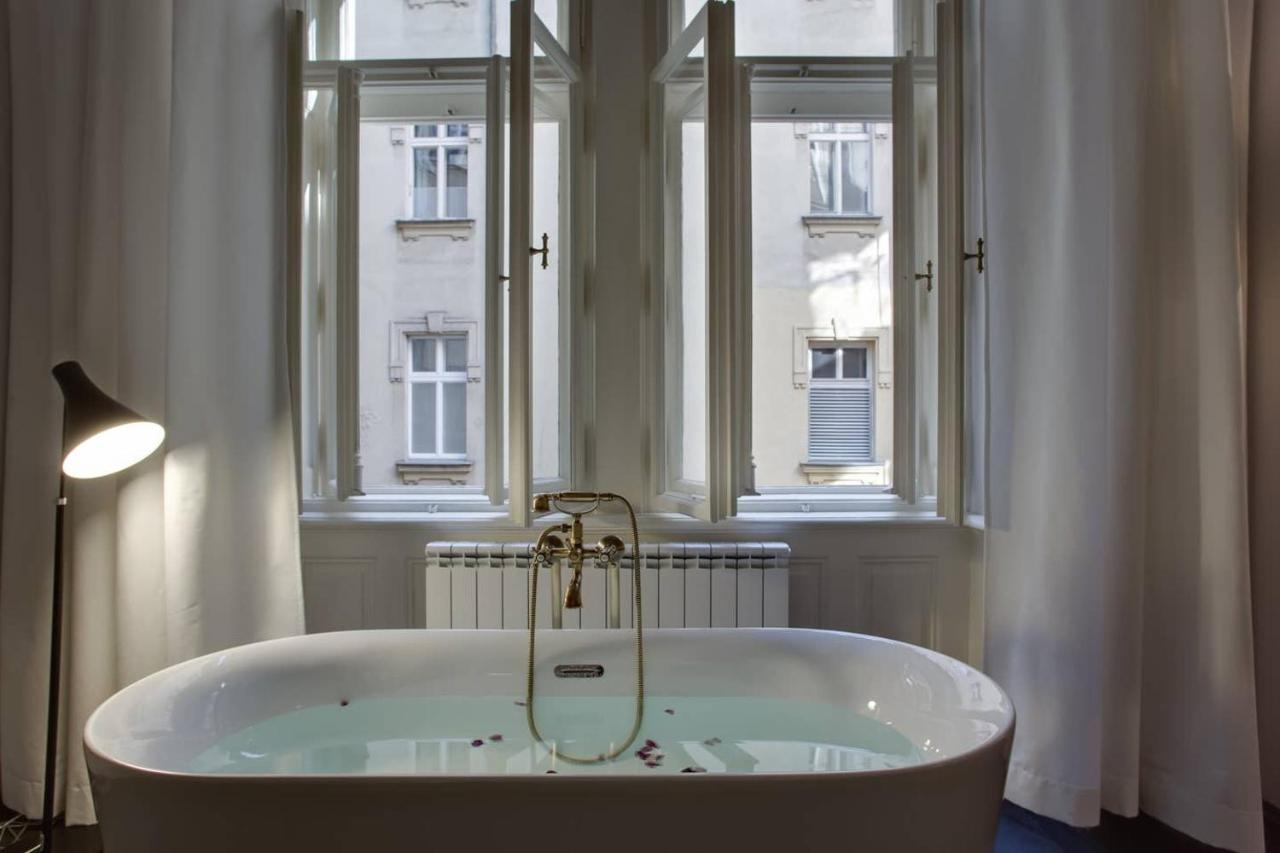 Bright Prague Havelska Apartment Bagian luar foto
