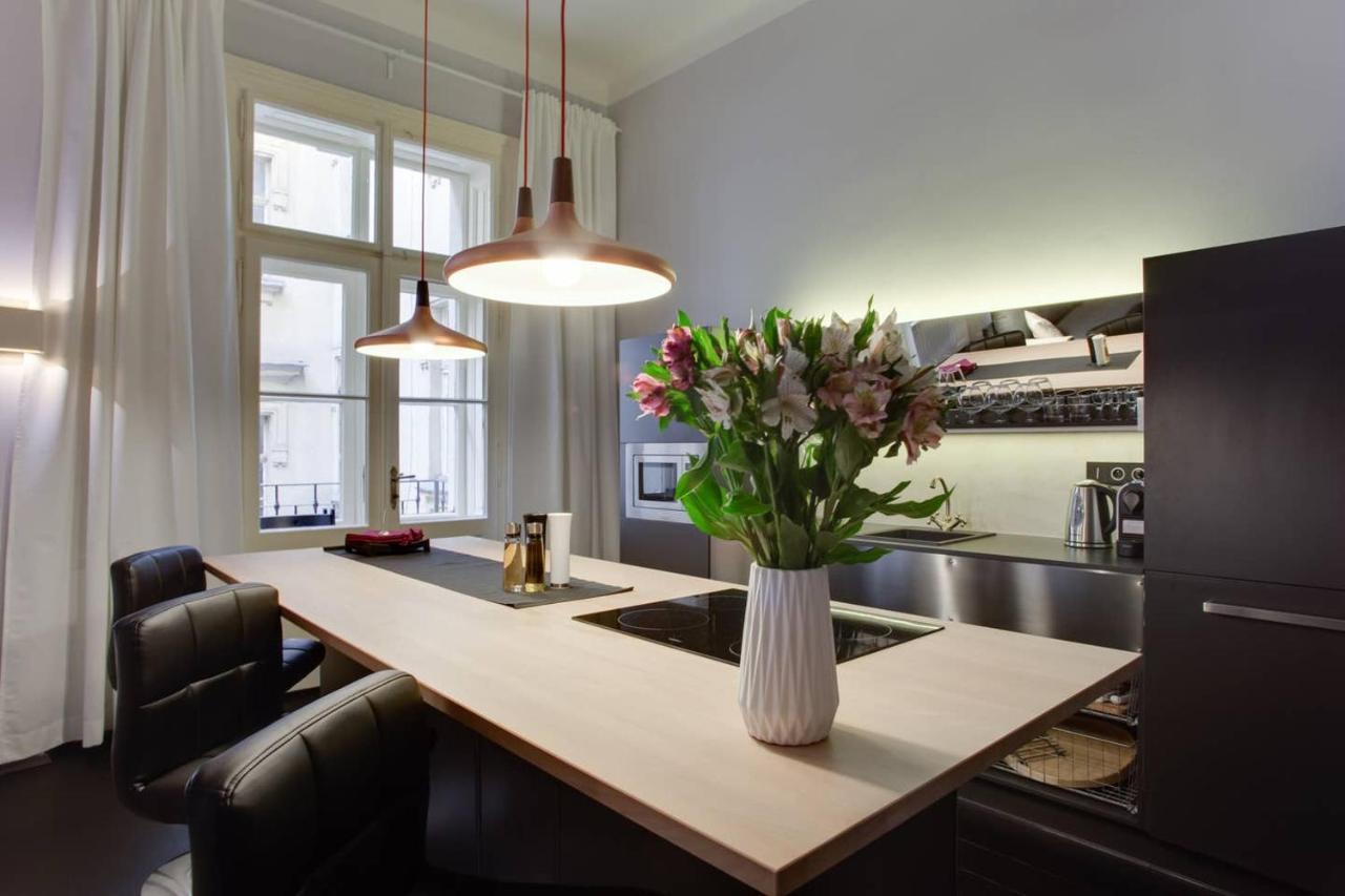 Bright Prague Havelska Apartment Bagian luar foto