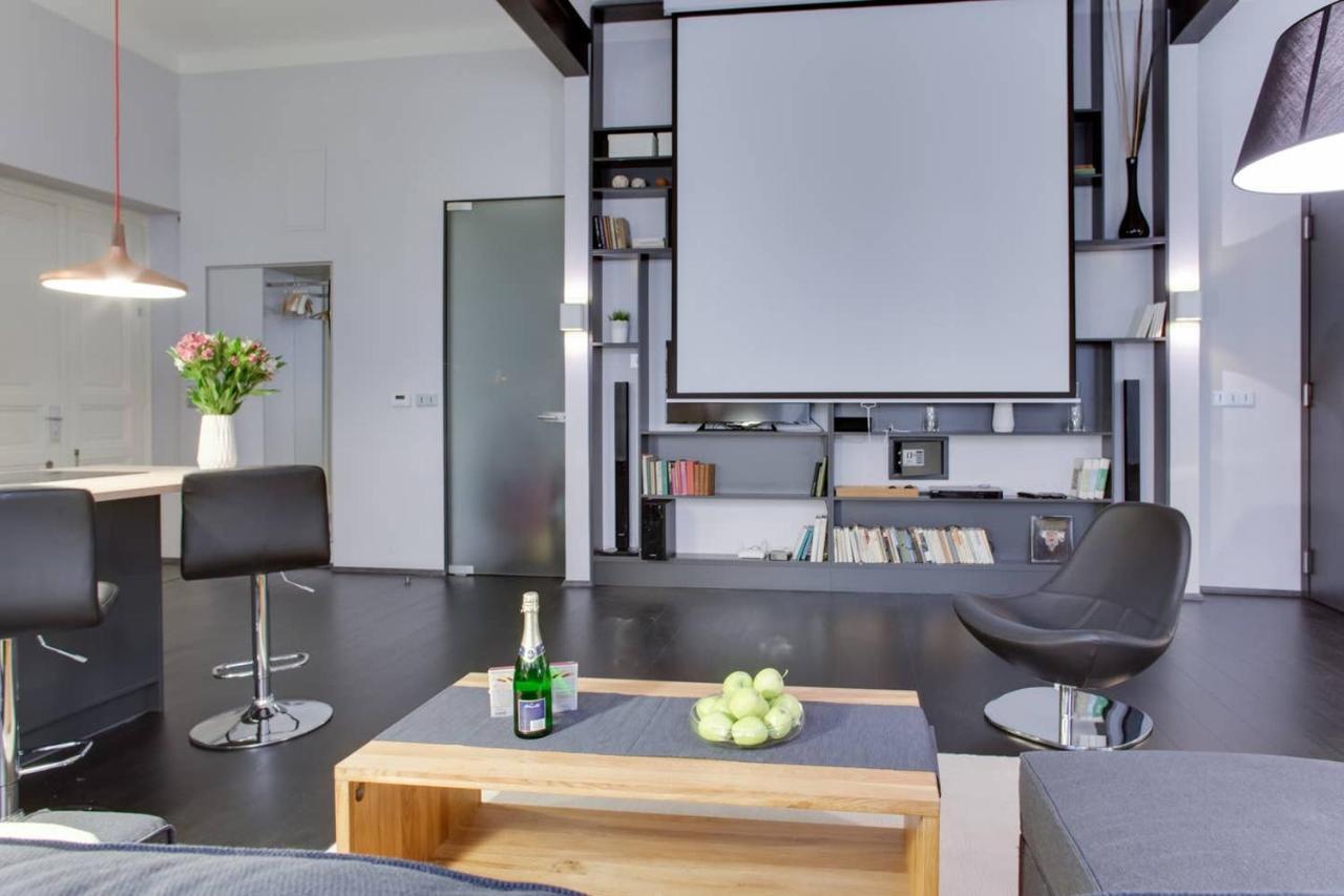 Bright Prague Havelska Apartment Bagian luar foto