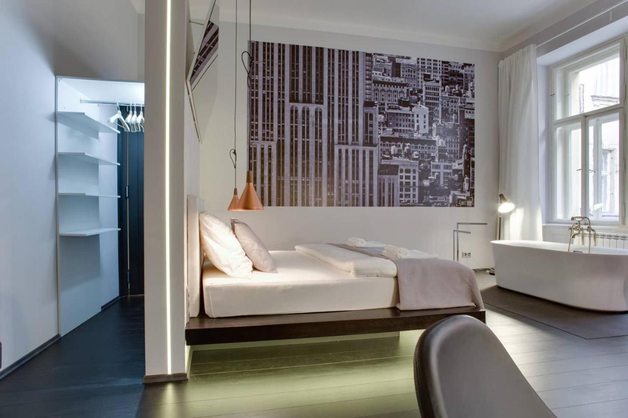 Bright Prague Havelska Apartment Bagian luar foto