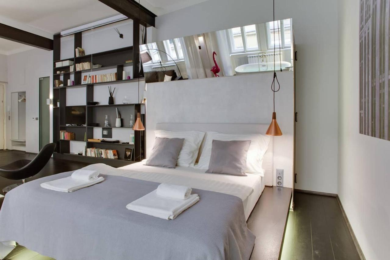 Bright Prague Havelska Apartment Bagian luar foto